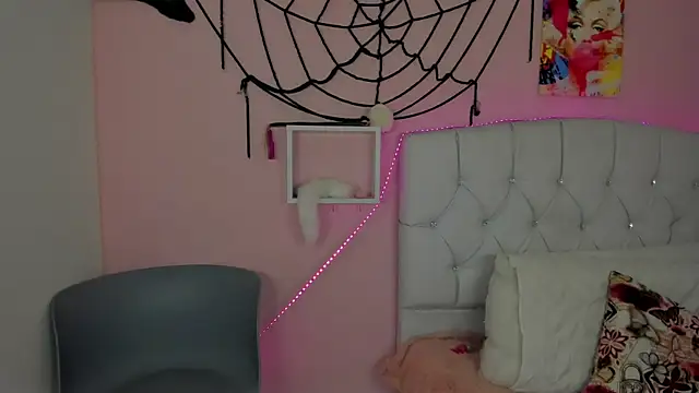 18candys online show from October 24, 10:39 pm