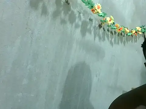 2ocmaxi online show from October 17, 2:52 pm