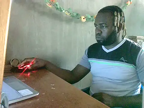 Snapshot of 2ocmaxi chatting on March 5, 5:20 pm 2ocmaxi online show from March 5, 5:20 pm