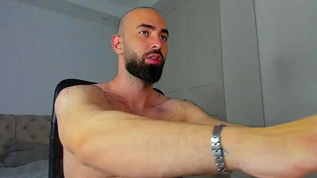 MichaelMasterss online show from May 7, 7:41 pm