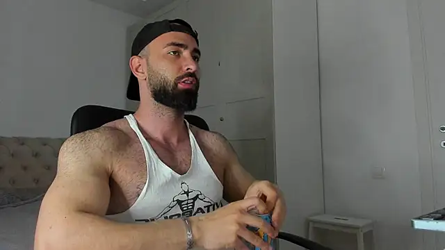 MichaelMasterss online show from May 8, 8:25 pm