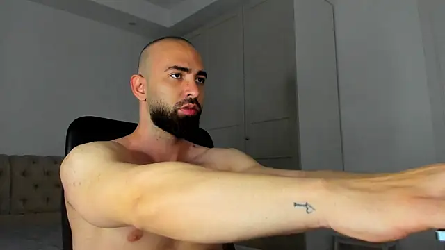 MichaelMasterss online show from May 11, 9:45 pm