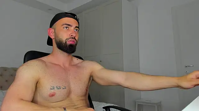 MichaelMasterss online show from May 17, 8:49 pm