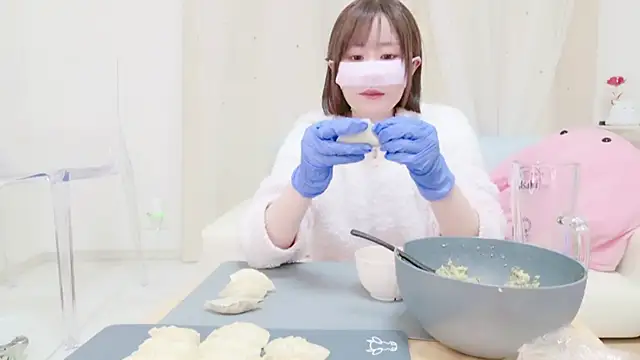 Snapshot of Yuu__k chatting on December 22, 1:00 pm Yuu k online show from December 22, 1:00 pm