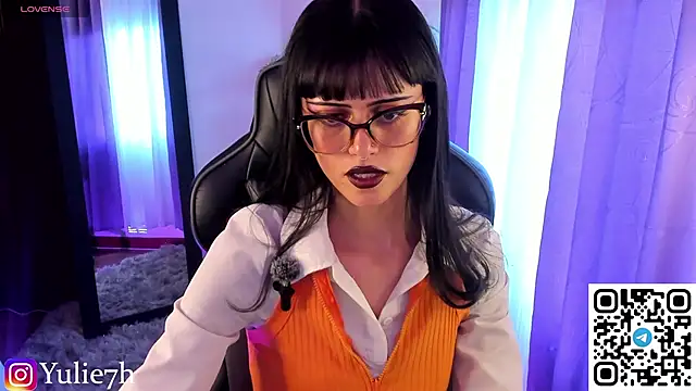  Jessy Moon  online show from May 9, 9:31 pm
