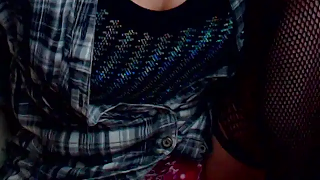 Snapshot of AylyneRichards chatting on March 3, 6:41 am AylyneRichards online show from March 3, 6:41 am