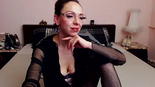 Snapshot of AylyneRichards chatting on March 24, 9:09 pm AylyneRichards online show from March 24, 9:09 pm