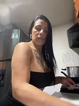 Snapshot of saaalome_1 chatting on February 7, 7:17 pm saaalome 1 online show from February 7, 7:17 pm
