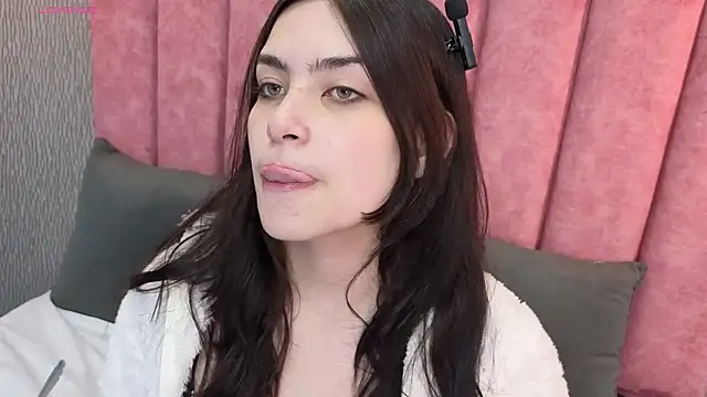 Snapshot of Alexa_Thaylor_ chatting on March 5, 4:03 pm Alexa Thaylor online show from March 5, 4:03 pm