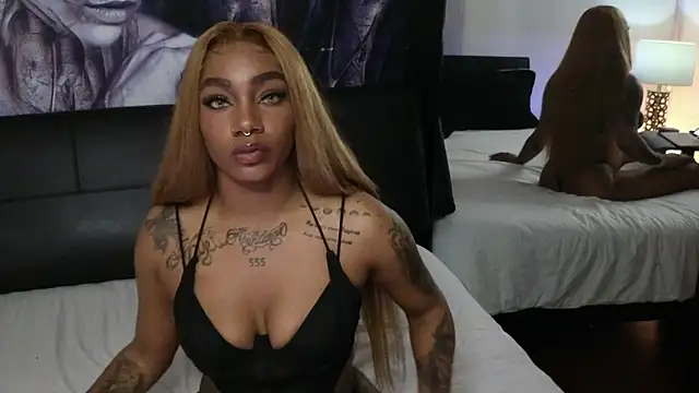 emely brandon online show from November 20, 4:45 am