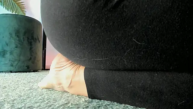 Snapshot of RebeccaMartinez chatting on December 15, 12:06 pm RebeccaMartinez online show from December 15, 12:06 pm