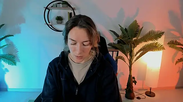 Snapshot of RebeccaMartinez chatting on December 21, 5:03 am RebeccaMartinez online show from December 21, 5:03 am