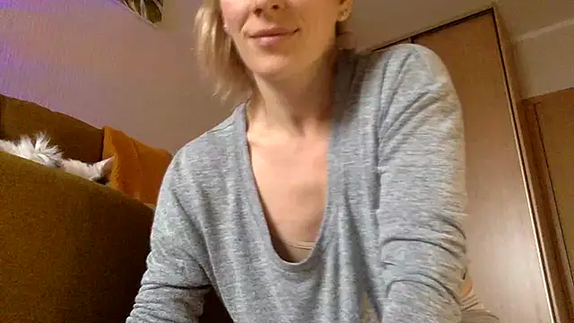 Snapshot of RebeccaMartinez chatting on March 7, 5:29 am RebeccaMartinez online show from March 7, 5:29 am