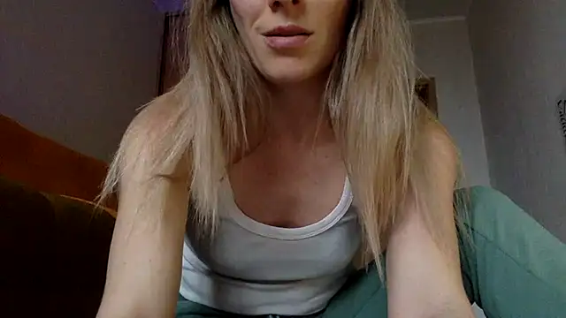 Snapshot of RebeccaMartinez chatting on March 17, 5:34 am RebeccaMartinez online show from March 17, 5:34 am