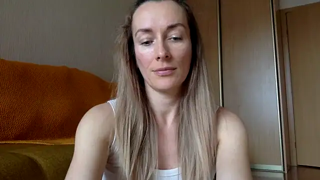 Snapshot of RebeccaMartinez chatting on March 19, 11:06 am RebeccaMartinez online show from March 19, 11:06 am