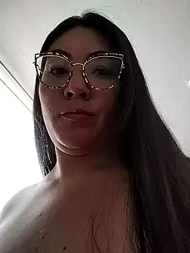 Snapshot of katha_steele_ chatting on December 12, 3:05 pm katha steele online show from December 12, 3:05 pm