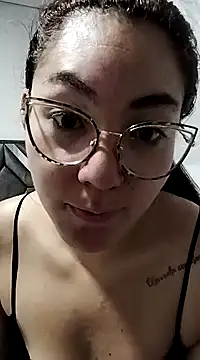 Snapshot of katha_steele_ chatting on December 16, 9:35 am katha steele online show from December 16, 9:35 am