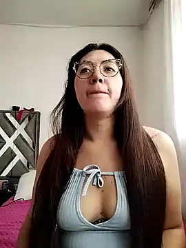 Snapshot of katha_steele_ chatting on December 28, 2:21 pm katha steele online show from December 28, 2:21 pm