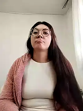 Snapshot of katha_steele_ chatting on January 12, 12:12 pm katha steele online show from January 12, 12:12 pm