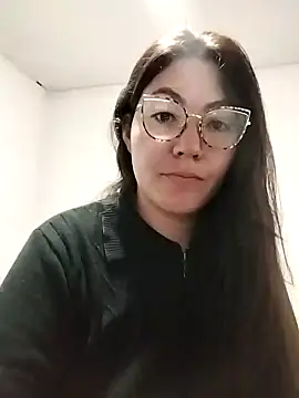 Snapshot of katha_steele_ chatting on January 25, 10:08 am katha steele online show from January 25, 10:08 am