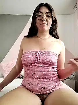 Snapshot of katha_steele_ chatting on February 19, 8:31 pm katha steele online show from February 19, 8:31 pm