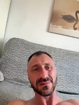 Snapshot of alejandrobg@xh chatting on February 15, 1:27 pm alejandrobgxh online show from February 15, 1:27 pm