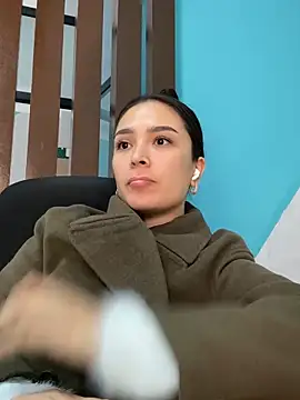 Snapshot of Sweet_Lollypop chatting on February 13, 6:31 am Sweet Lollypop online show from February 13, 6:31 am