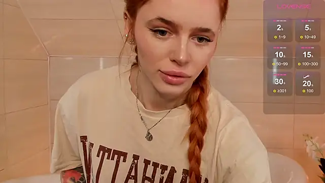 Snapshot of Phoenix_Margo chatting on October 12, 4:11 am Phoenix Margo online show from October 12, 4:11 am