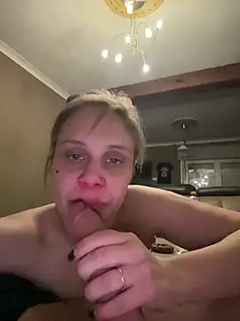 Snapshot of simpson133 chatting on March 15, 7:38 pm simpson133 online show from March 15, 7:38 pm