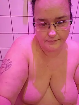 Snapshot of XxGipsyxX chatting on February 13, 2:24 pm XxGipsyxX online show from February 13, 2:24 pm