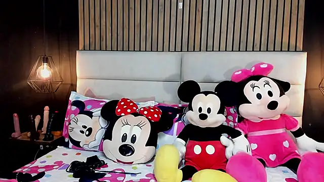 NiicolleMiller online show from February 9, 3:12 pm