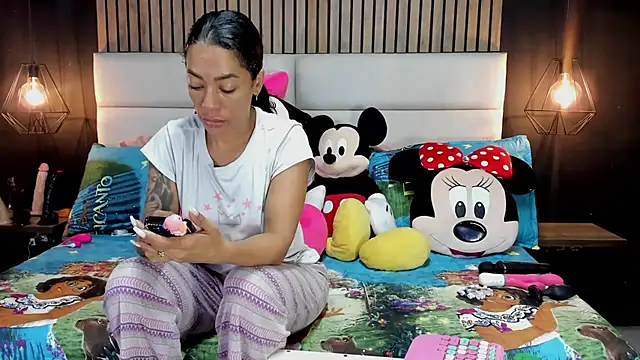 NiicolleMiller online show from February 14, 10:38 am