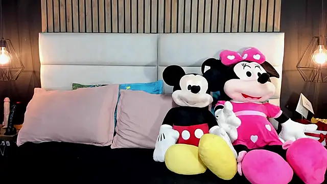 NiicolleMiller online show from February 17, 4:26 pm