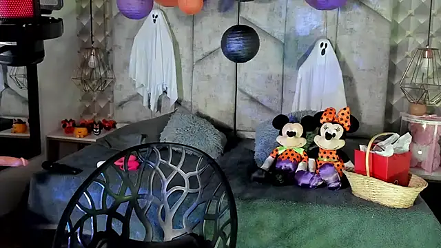 NiicolleMiller online show from October 30, 11:38 pm