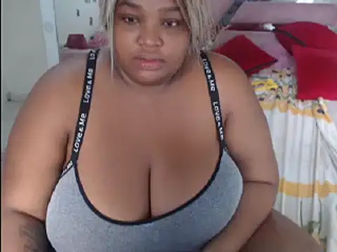 Snapshot of chocolatehot04 chatting on December 27, 1:28 pm chocolatehot04 online show from December 27, 1:28 pm