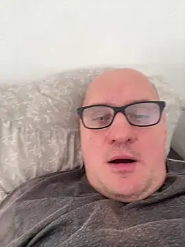 Snapshot of vanjbi45 chatting on February 18, 2:49 pm vanjbi45 online show from February 18, 2:49 pm