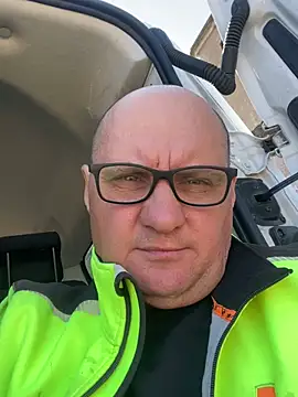 Snapshot of vanjbi45 chatting on March 21, 11:33 am vanjbi45 online show from March 21, 11:33 am