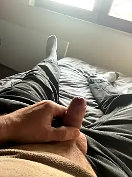 Snapshot of vanjbi45 chatting on December 3, 2:26 pm vanjbi45 online show from December 3, 2:26 pm