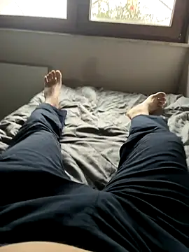 Snapshot of vanjbi45 chatting on December 14, 8:41 am vanjbi45 online show from December 14, 8:41 am