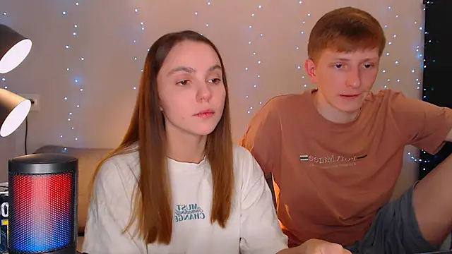 juliaanddima online show from December 15, 8:47 pm