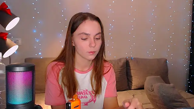 juliaanddima online show from December 18, 10:35 pm