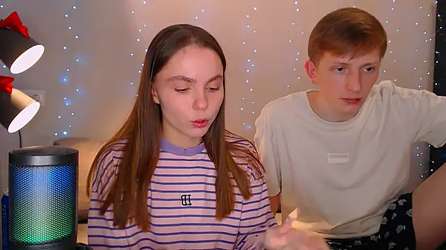 juliaanddima online show from December 22, 7:52 pm