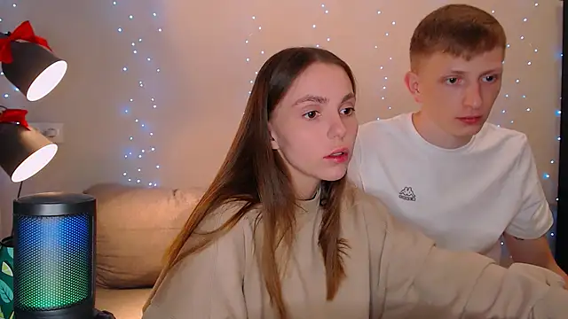 juliaanddima online show from February 7, 9:04 pm