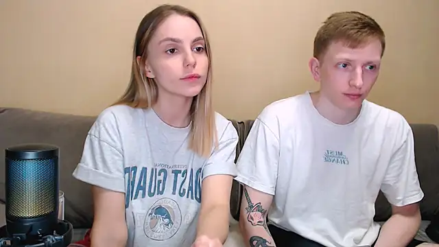 juliaanddima online show from May 7, 9:31 pm