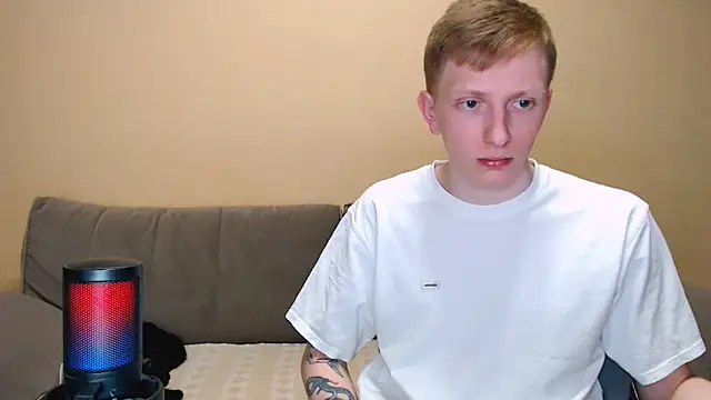 juliaanddima online show from May 12, 9:34 pm