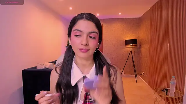 Snapshot of miiaa_evans chatting on October 21, 10:38 am miiaa evans online show from October 21, 10:38 am