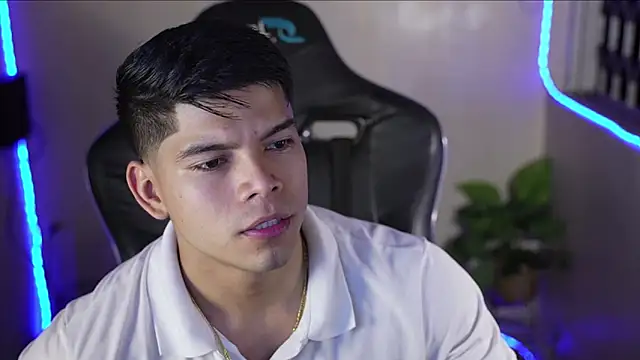 David capizzi  online show from April 1, 2:45 am