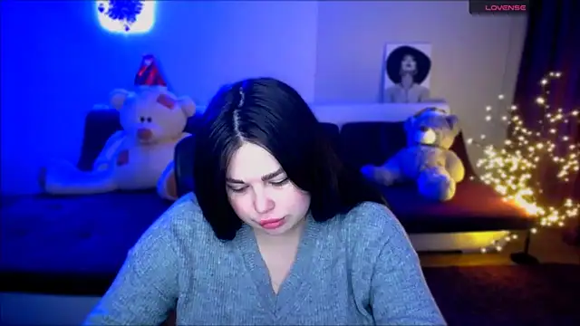 Emily Mo online show from December 2, 6:41 am