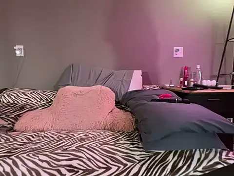 Snapshot of 1Lustfully_yours chatting on March 15, 2:06 am 1Lustfully yours online show from March 15, 2:06 am