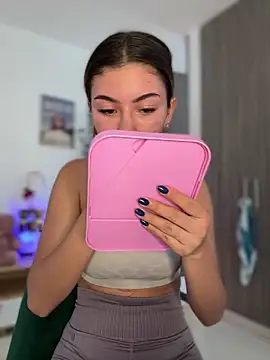 Your Honeey online show from December 10, 9:00 pm